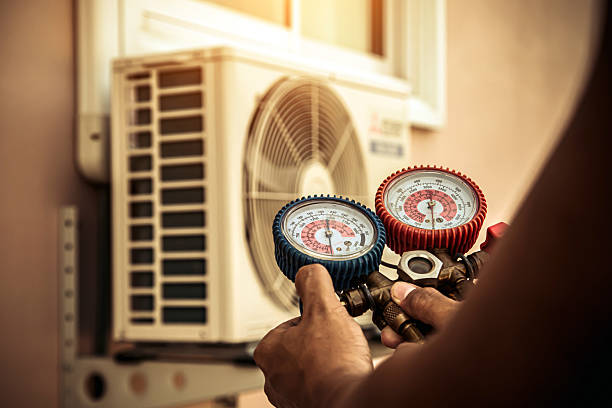 Professional Ac Installation technician working in Bosque Farms, NM